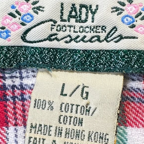 Lady Footlocker Plaid Button-Down – Festive Flair Meets Everyday Comfort Sz L - Picture 4 of 10